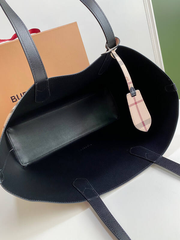 Burberry Black shoulder bag — 1:1 Replica