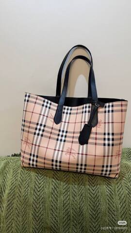 Burberry Black shoulder bag 1 1 Replica