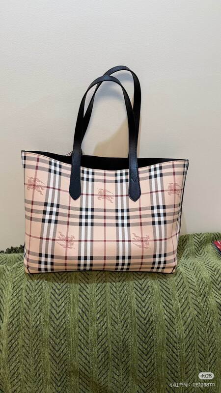 Burberry Black shoulder bag — 1:1 Replica