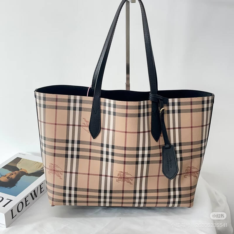Burberry Black shoulder bag — 1:1 Replica