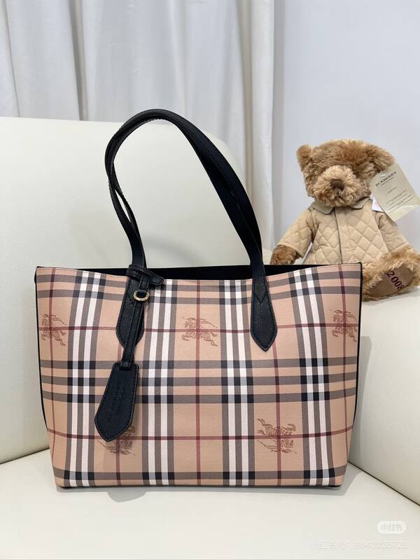 Burberry Black shoulder bag — 1:1 Replica