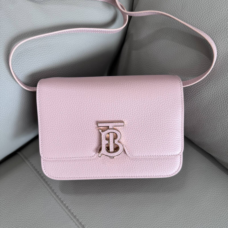 Burberry Pink 25x18x10cm shoulder bag — Premium Replica