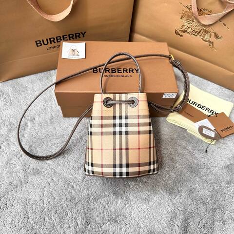 Burberry Brown shoulder bag 1 1 Replica