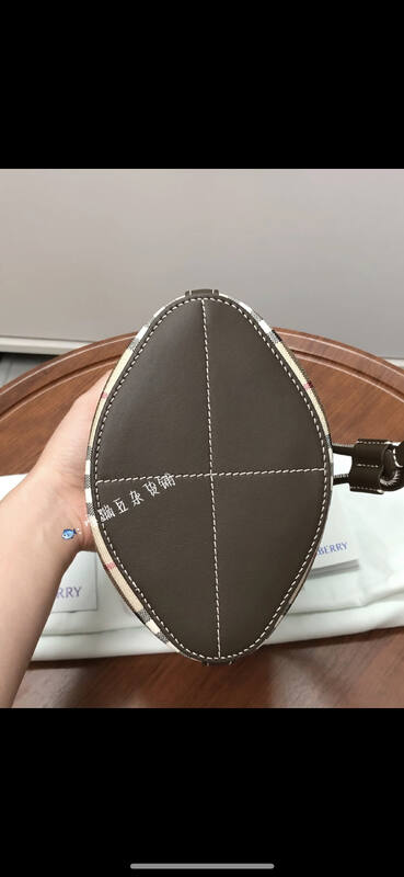 Burberry shoulder bag — Premium Replica