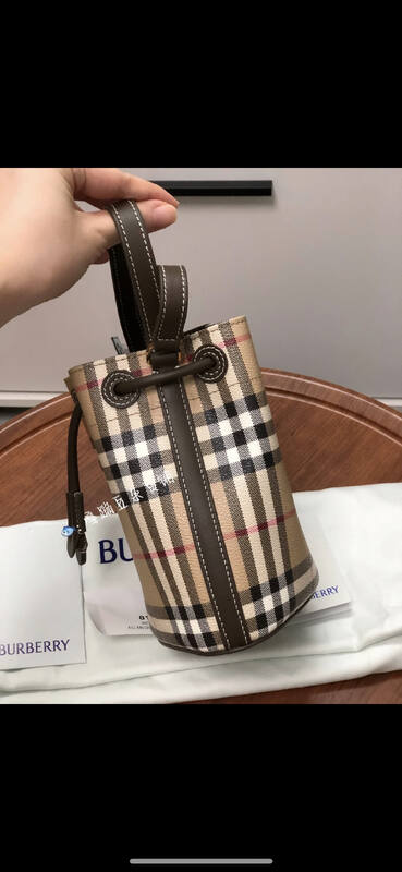 Burberry shoulder bag — Premium Replica