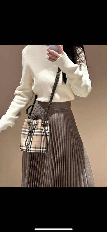 Burberry shoulder bag — Premium Replica