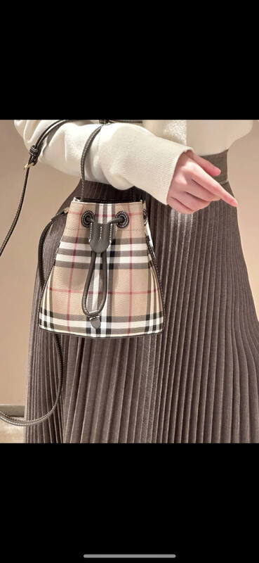Burberry shoulder bag — Premium Replica
