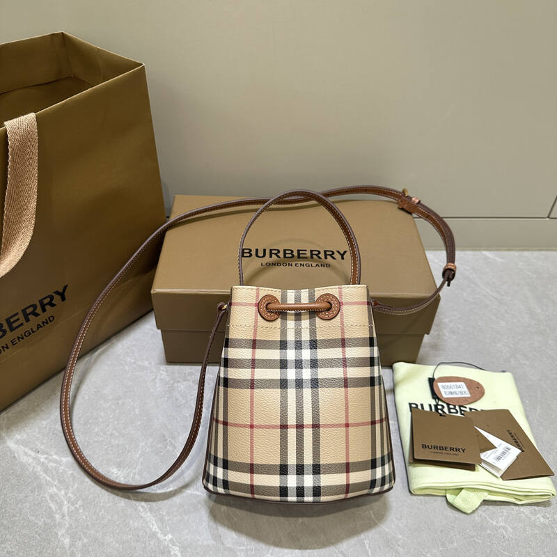 Burberry Haymarket Check/Briar Brown 16.5x11x18cm crossbody — 1:1 Replica