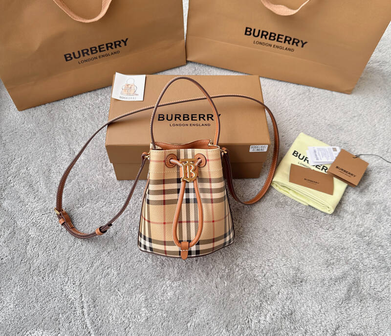 Burberry Haymarket Check/Briar Brown 16.5x11x18cm crossbody — 1:1 Replica
