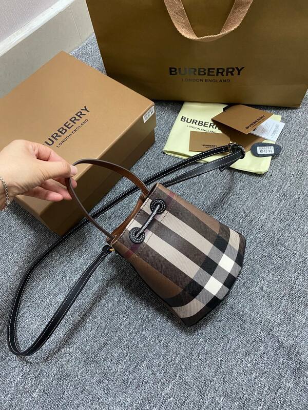 Burberry Haymarket Check/Briar Brown 16.5x11x18cm crossbody — 1:1 Replica