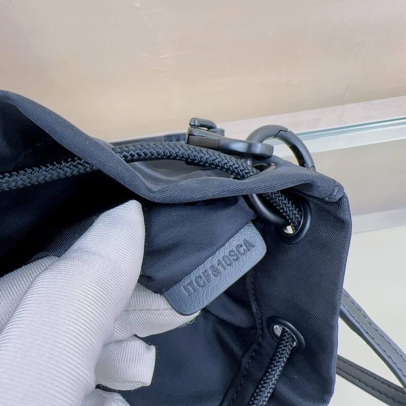 Burberry Black nylon 16x19x10cm bucket bag — Top Quality Replica
