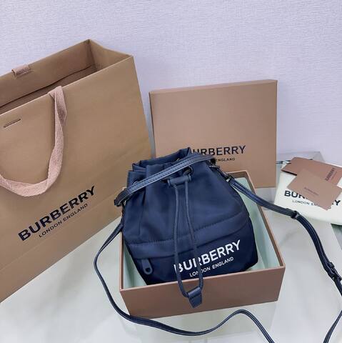 Burberry Black nylon 17x19x10cm bucket bag AAA Quality Replica