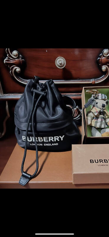 Burberry Black 23x26x13cm crossbody bag — AAA Quality Replica
