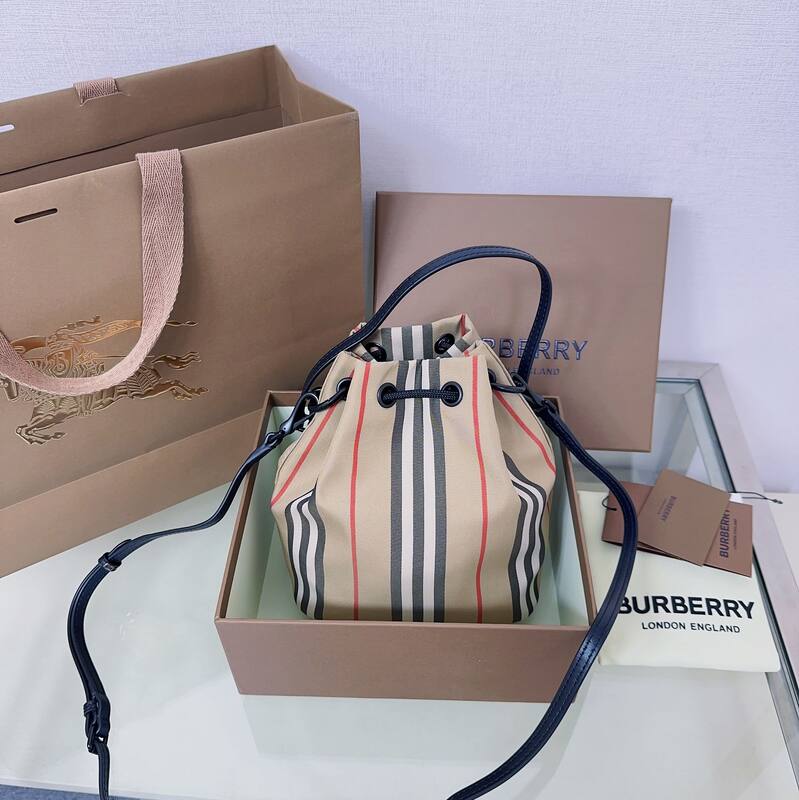 Burberry Icon Stripe Icon Stripe Beige with Black Trim 16x18x10cm bucket bag — 1:1 Replica