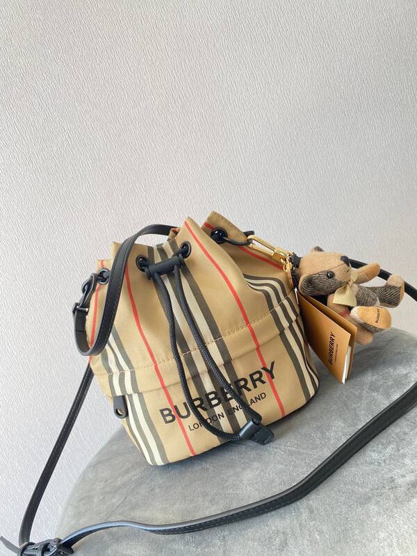 Burberry Black shoulder bag — Premium Replica