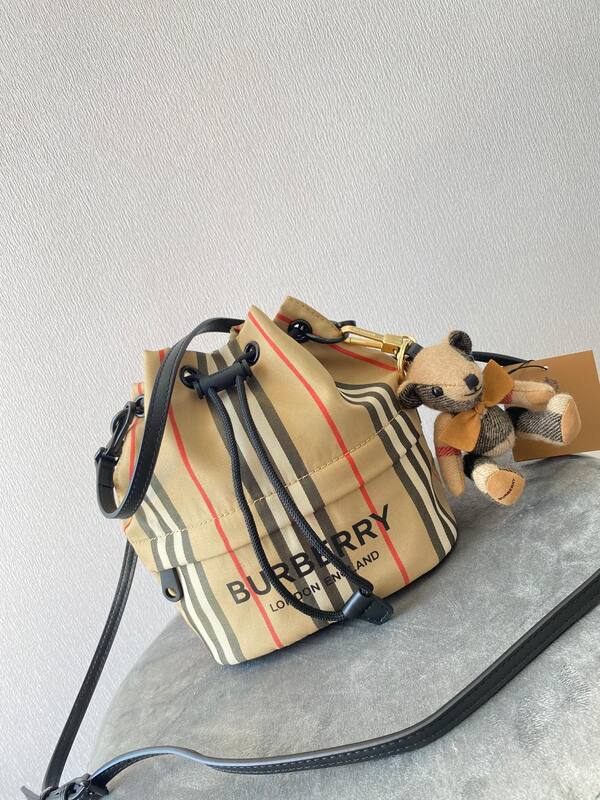 Burberry Black shoulder bag — Premium Replica