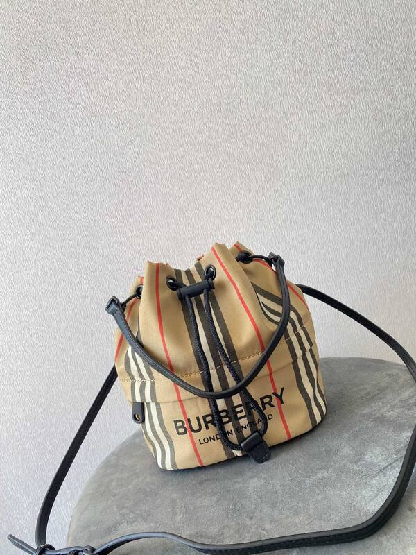 Burberry Black shoulder bag — Premium Replica