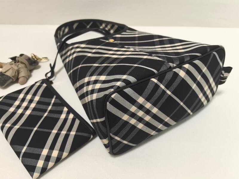 Burberry Black 25x18x10cm shoulder bag — Top Quality Replica