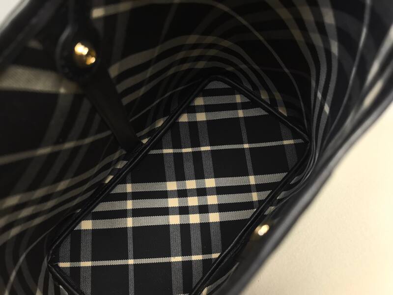 Burberry Black 25x18x10cm shoulder bag — Top Quality Replica