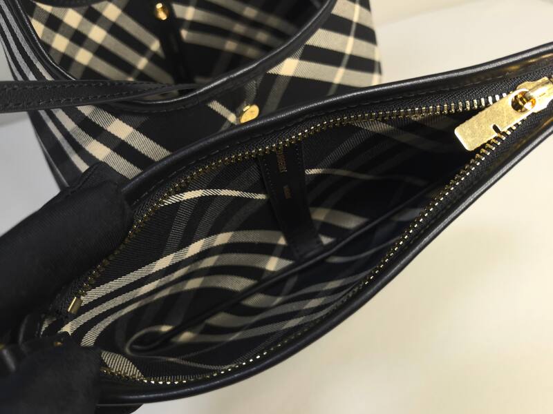Burberry Black 25x18x10cm shoulder bag — Top Quality Replica