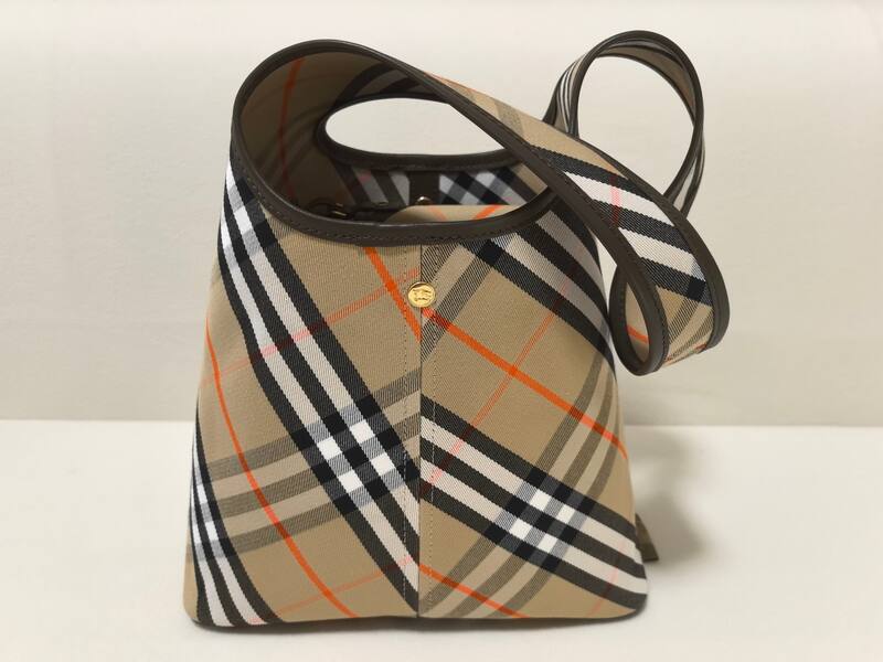 Burberry Beige 25x18x10cm shoulder bag — Top Quality Replica