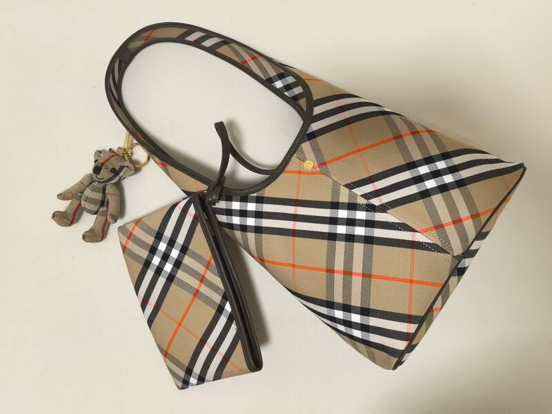 Burberry Beige 25x18x10cm shoulder bag — Top Quality Replica
