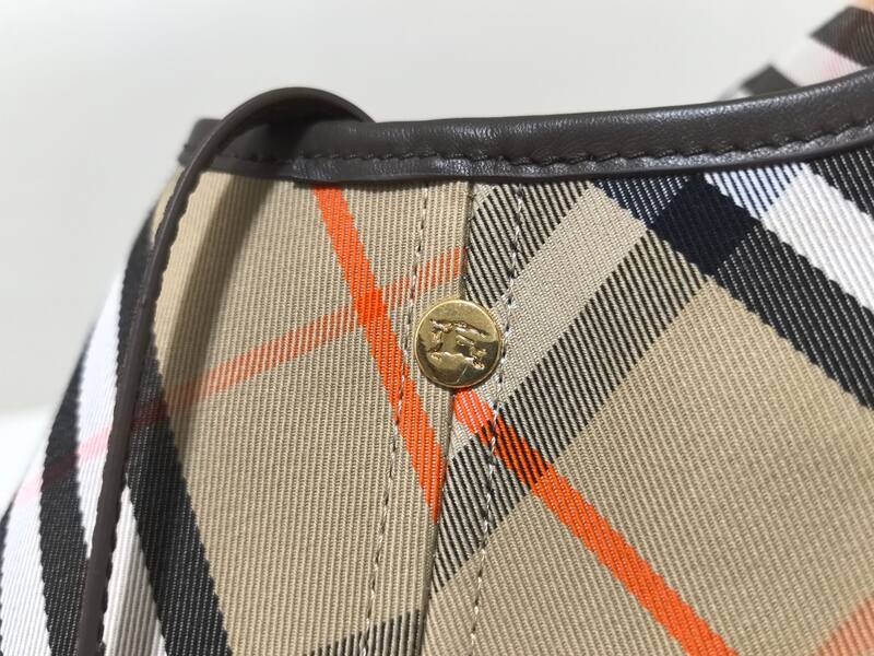 Burberry Beige 25x18x10cm shoulder bag — Top Quality Replica