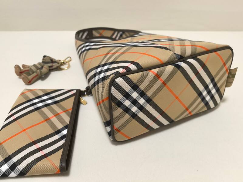 Burberry Beige 25x18x10cm shoulder bag — Top Quality Replica