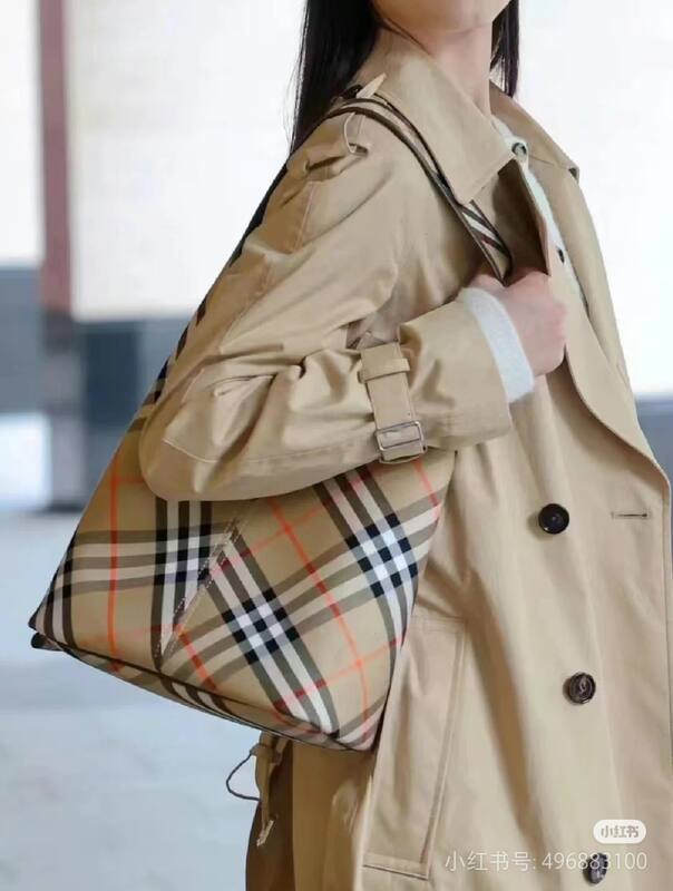 Burberry 25x18x10cm shoulder bag — Premium Replica