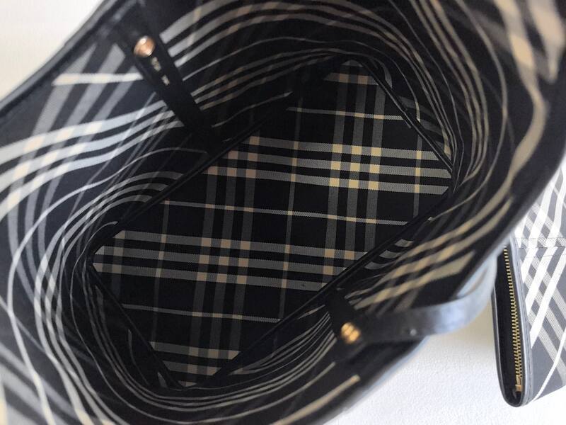 Burberry Black shoulder bag — Premium Replica
