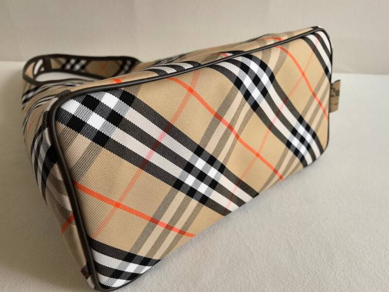 Burberry Beige 40x30x16cm shoulder bag — Premium Replica