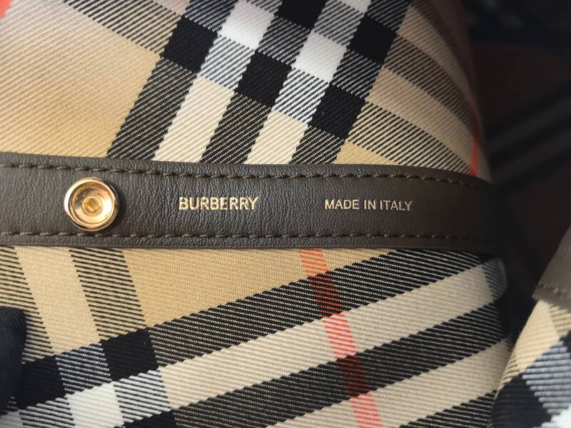 Burberry Beige 40x30x16cm shoulder bag — Premium Replica
