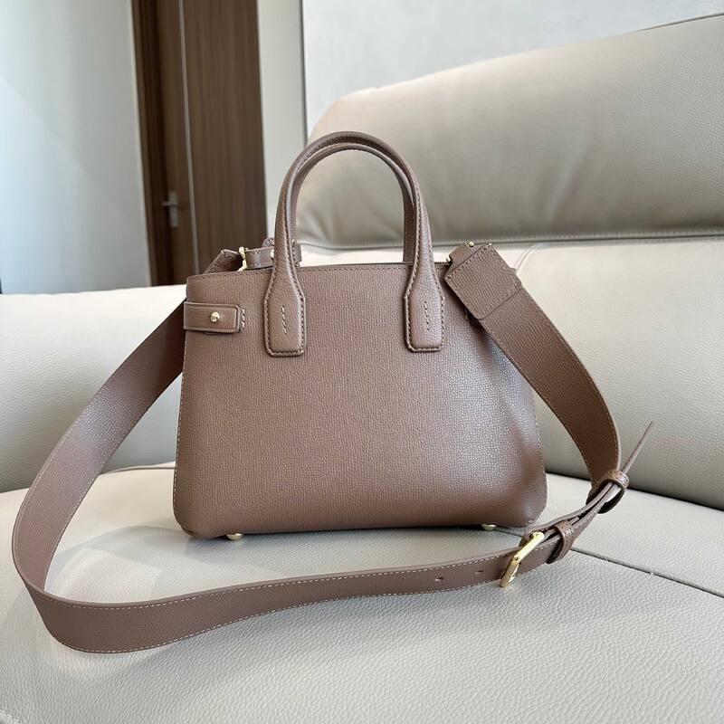 Burberry Taupe grained leather 26 x crossbody — Top Quality Replica