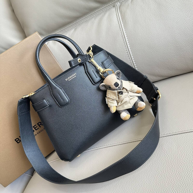 Burberry Black 25x18x10cm shoulder bag — Premium Replica