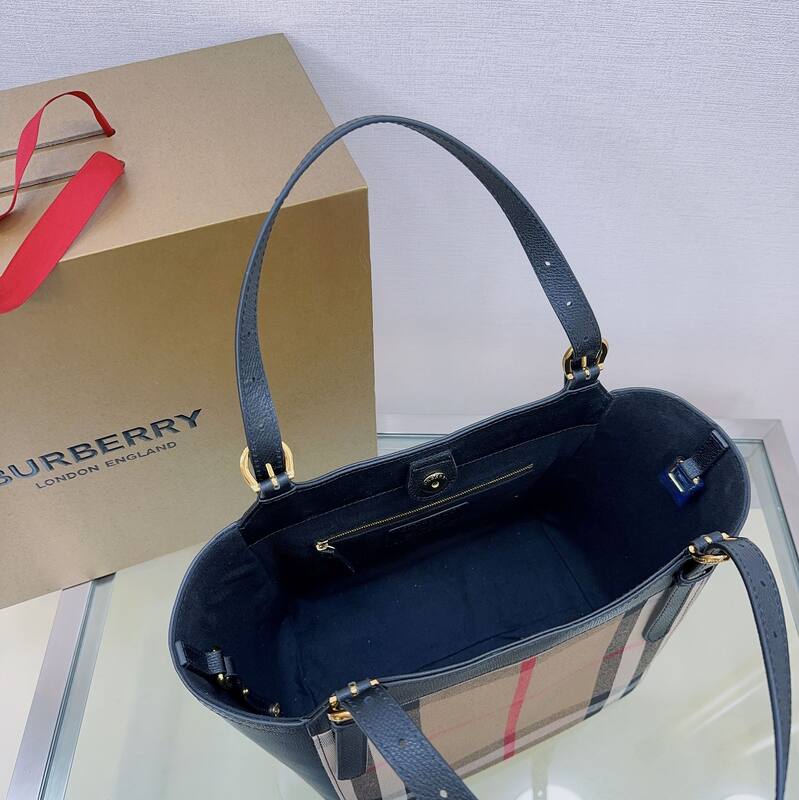 Burberry Black 25x18x10cm shoulder bag — AAA Quality Replica