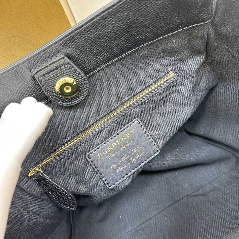 Burberry Black 25x18x10cm shoulder bag — AAA Quality Replica