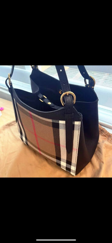 Burberry Black 25x18x10cm shoulder bag — Top Quality Replica