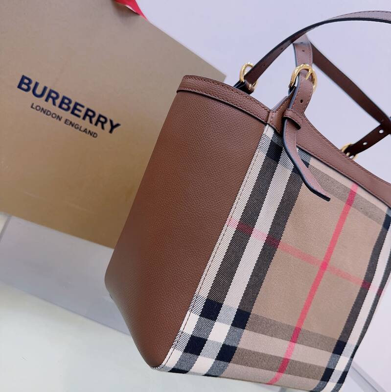 Burberry Brown 25x18x10cm shoulder bag — AAA Quality Replica