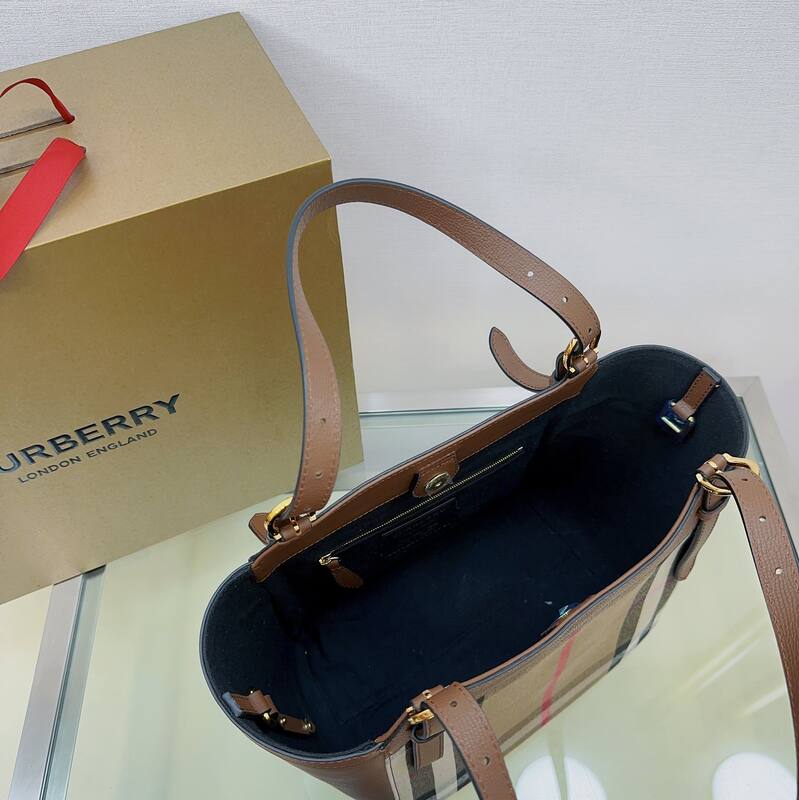 Burberry Brown 25x18x10cm shoulder bag — AAA Quality Replica