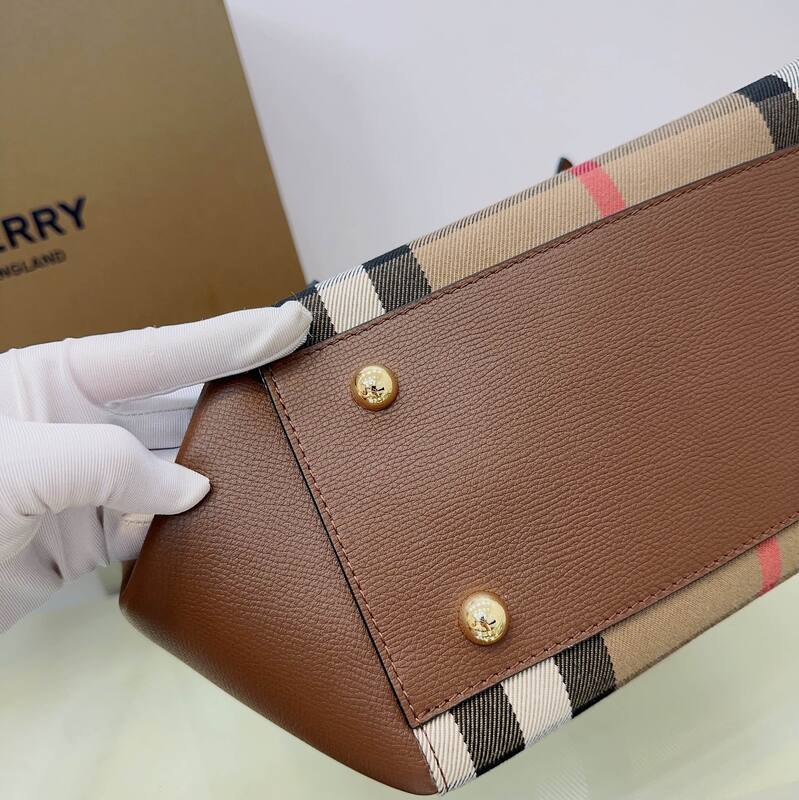 Burberry Brown 25x18x10cm shoulder bag — AAA Quality Replica