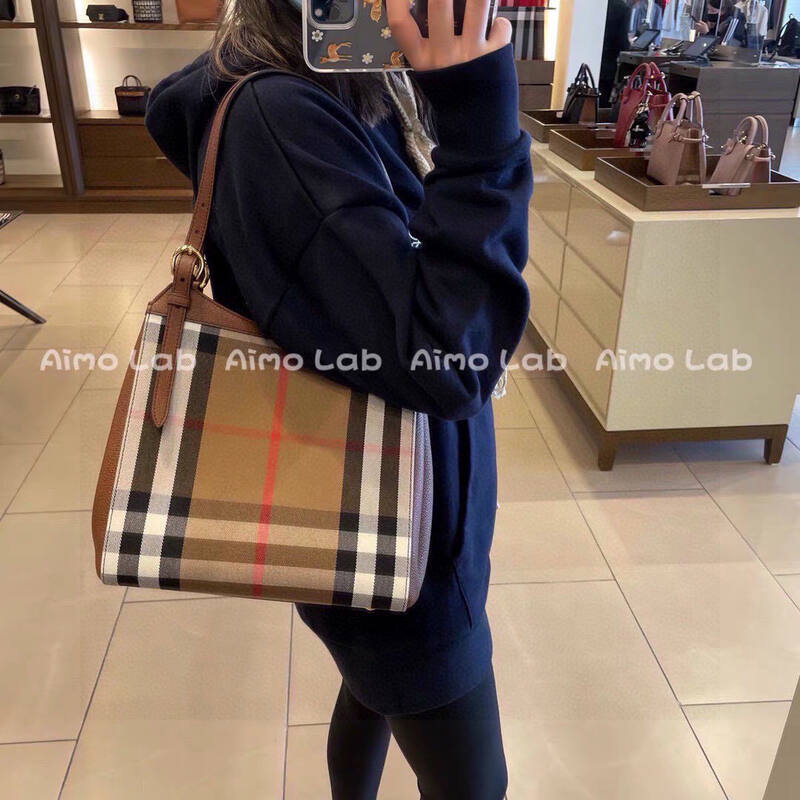 Burberry Brown shoulder bag — AAA Quality Replica