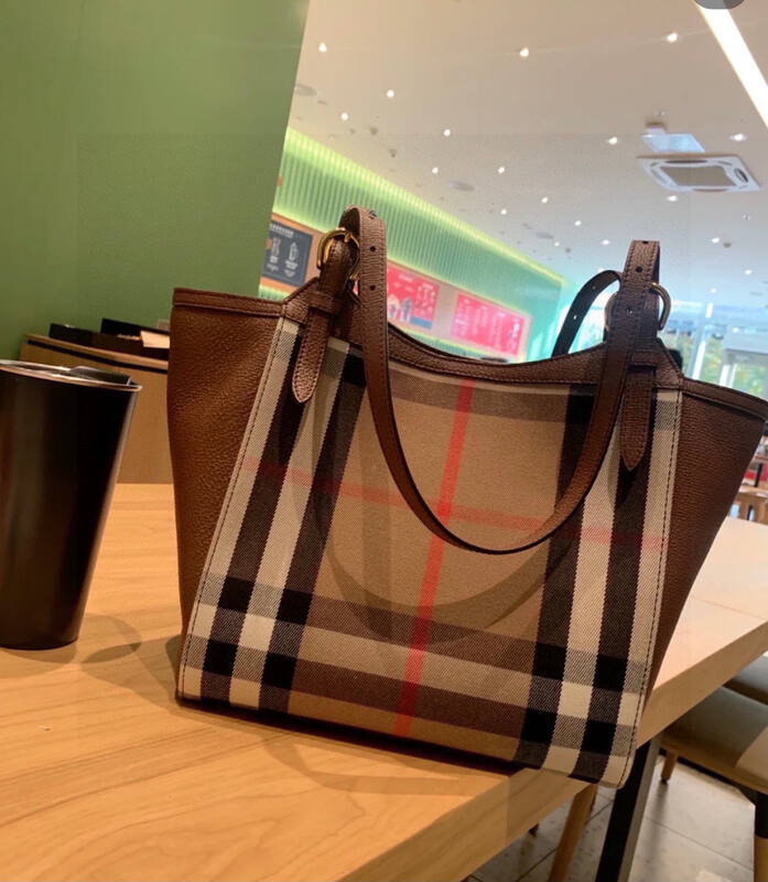 Burberry Brown shoulder bag — AAA Quality Replica