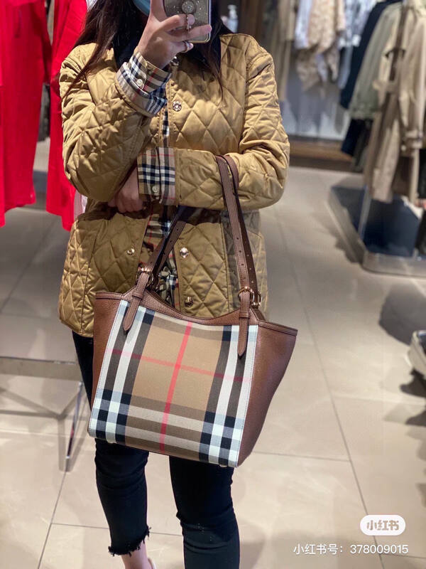 Burberry Brown shoulder bag — AAA Quality Replica