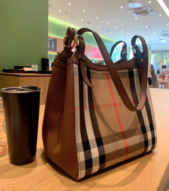 Burberry Brown shoulder bag — AAA Quality Replica