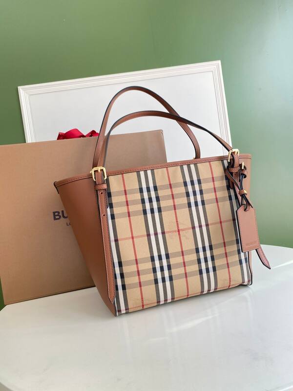 Burberry Brown 25x18x10cm shoulder bag — 1:1 Replica