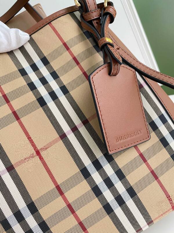 Burberry Brown 25x18x10cm shoulder bag — 1:1 Replica