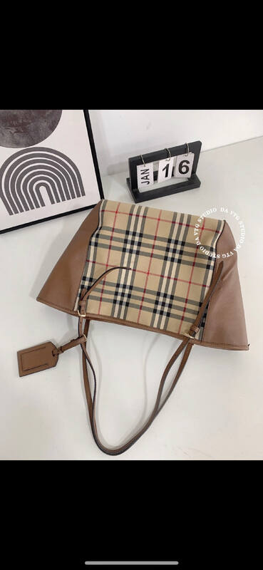 Burberry Brown shoulder bag — Premium Replica