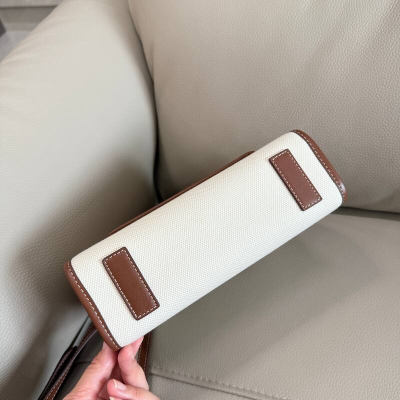 Burberry shoulder bag — 1:1 Replica