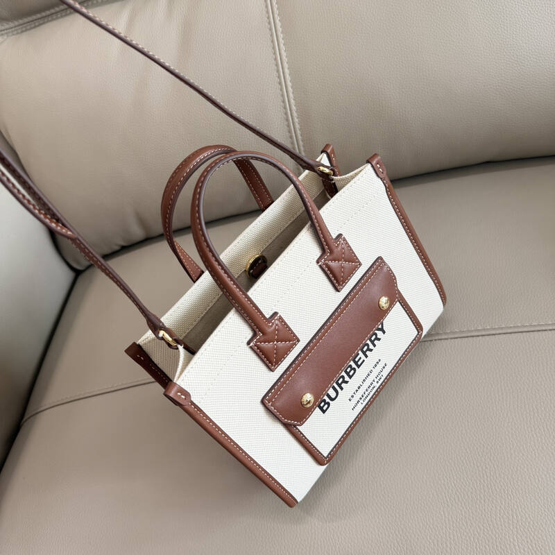 Burberry shoulder bag — 1:1 Replica