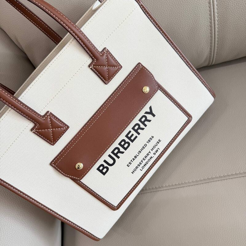 Burberry Horseferry Natural canvas with brown leather trim 26x22x12cm tote bag — Premium Replica
